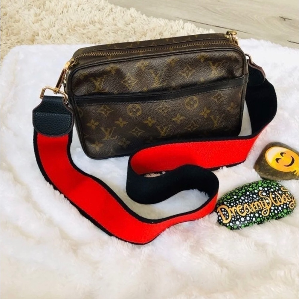 Louis Vuitton handbag clutch crossbody purse